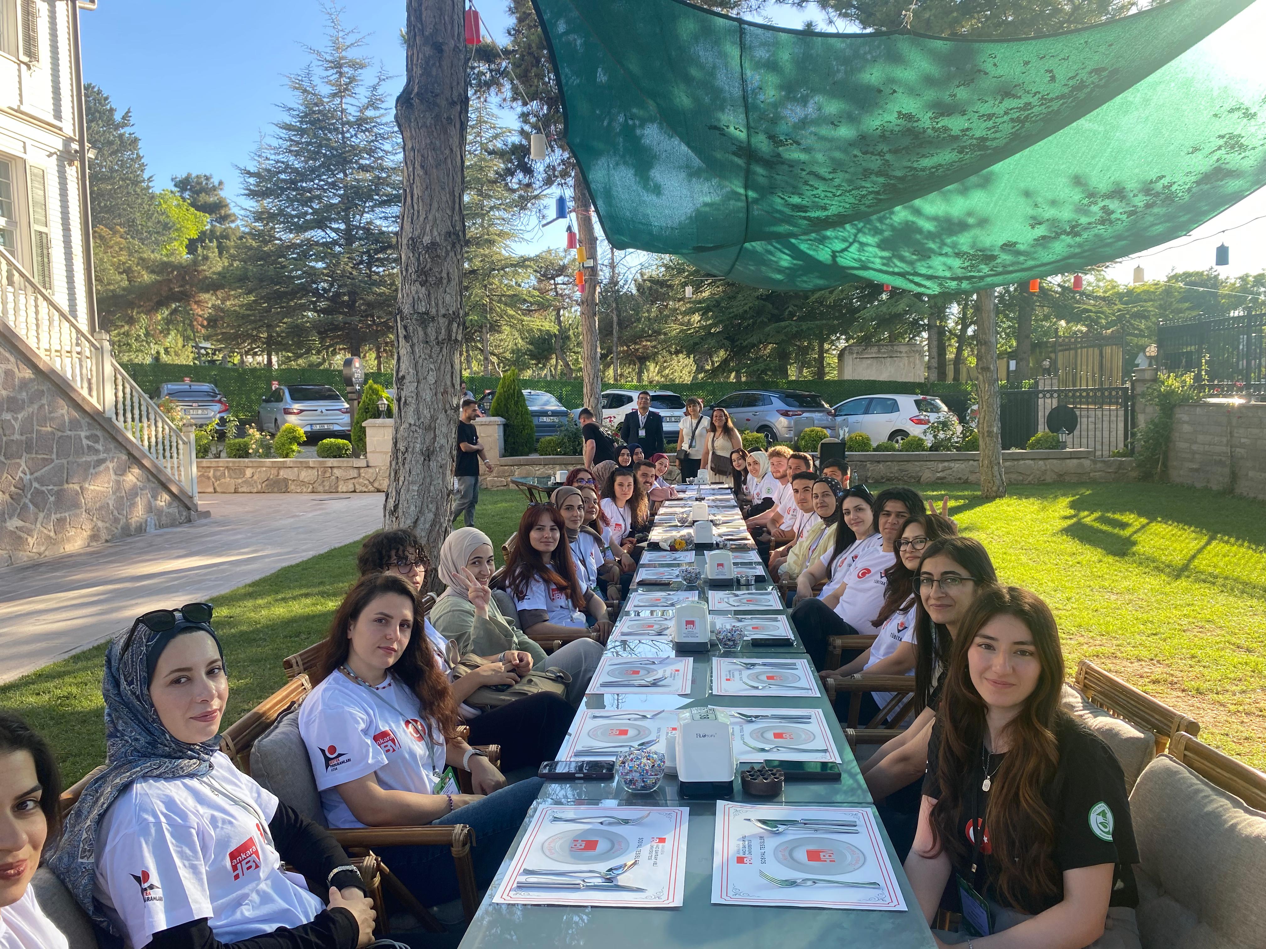 Misafirhane Ortak Yemek ve Sosyal Paylaşım